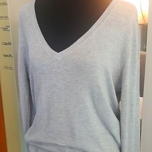 Gray mossimo v neck sweater